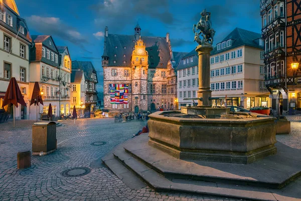 Marburg Tyskland Utsikt Över Torget Oberstadtmarkt Med Historisk Byggnad Rådhuset — Stockfoto