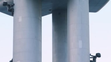 Prag 'daki kulede kamera hareketi. Küçük çocuklar buna kafayı takmış..