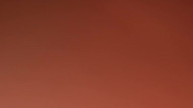 Görsel sıçrama transferleri kırmızı yeşil mavi. Yanıp sönen ışık. Video arkaplanı.