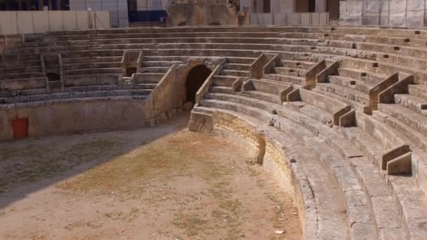Construction of oval amphitheatre in Italy. Building with rising tiers of seats. — Vídeo de Stock