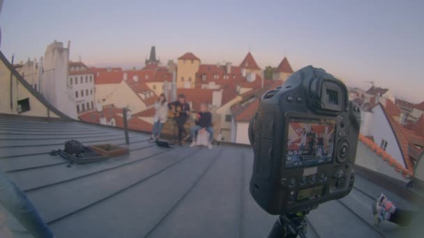 Videokameran gör videotaket hus. Akustisk konsertinspelning — Stockvideo