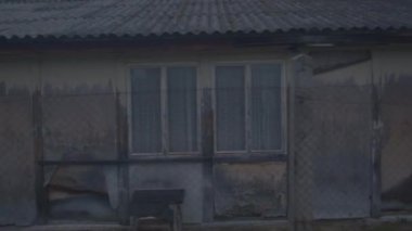Karanlıkta eski günlerdeki gibi. Fakirlerin ikamet yeri.