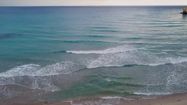 Место, чтобы увидеть беспрепятственный горизонт пляжи — стоковое видео
