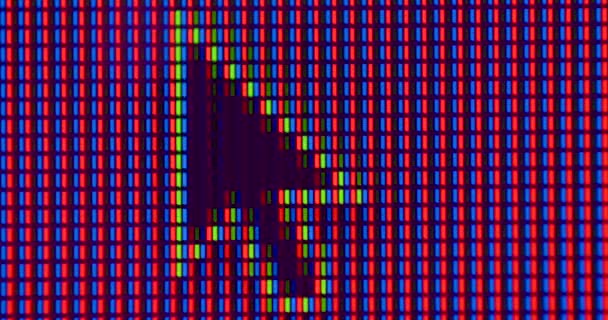 Cursor pijlbeweging op monitor pixels. Paarse achtergrond. — Stockvideo