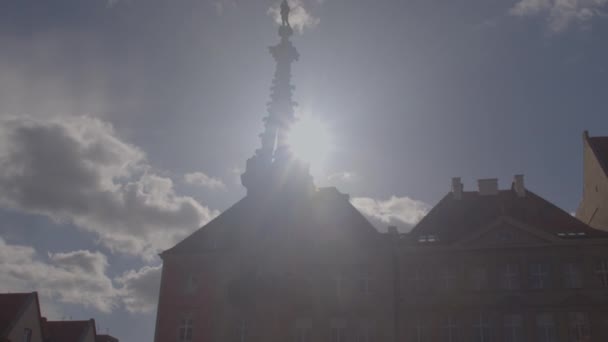 Binanın Kulesinin Arkasındaki Parlak Işık Eski Şehrin Parlak Cıvatası Taş — Stok video