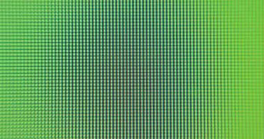 Bir bilgisayar monitörünün makro piksellerinde yavaş renk değişimi. Yeşil, mor ve sarı ile yer değiştirir. Yumuşak kenarlı dinamik renk paleti. Yavaş renk hareketi.