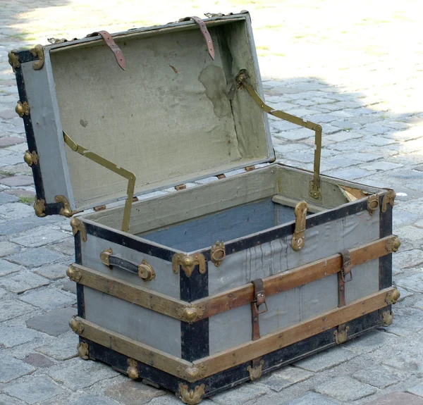 Old wooden box — Stock Photo, Image