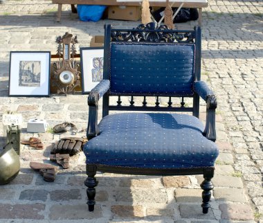 antika mavi koltuk