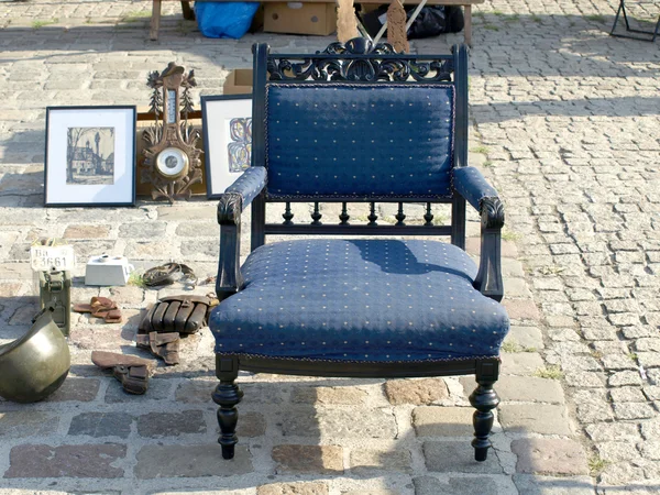 antika mavi koltuk