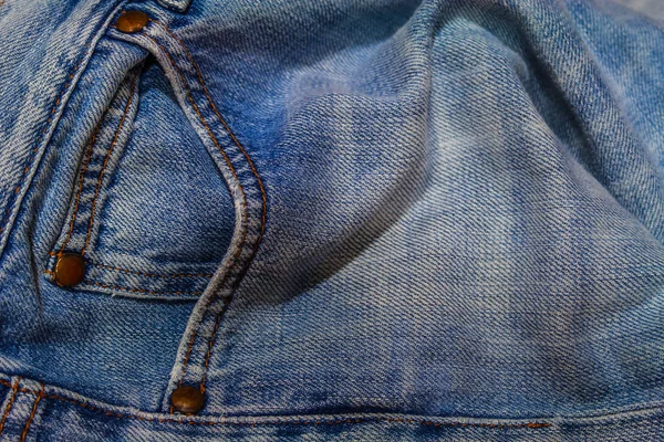 Mavi jeans cebinde