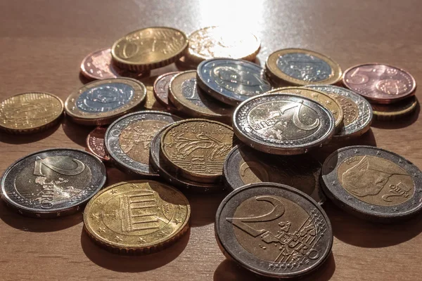 tablo üzerinde paralar