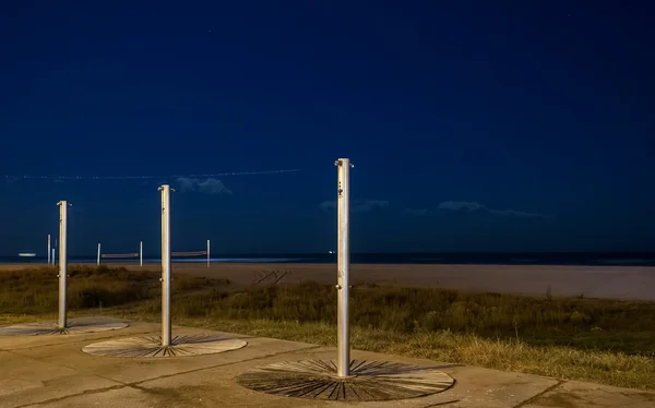 Douches in de nacht — Stockfoto