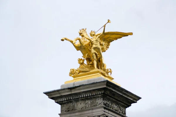 Estatua de oro — Foto de Stock