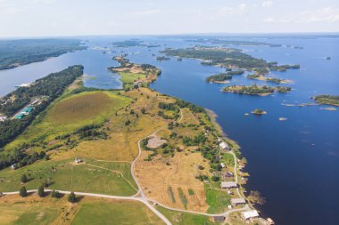 Kizhi Adası ve Kizhi Pogost ahşap kilise açık hava müzesi, Onega Gölü, Medvezhyegorsky Bölgesi, Karelia Cumhuriyeti, Rusya