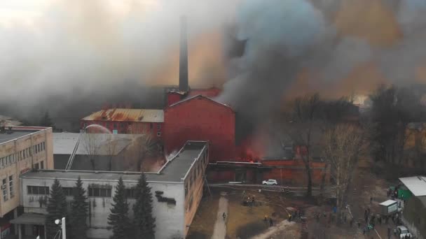 Ogromny Pożar Mieście Budynek Fabryki Dronów Lotniczych Ogniu Wybuch Ognia — Wideo stockowe