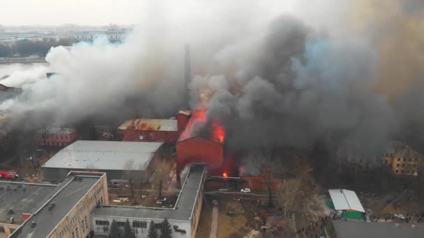 Masivní Velký Požár Požáru Městě Letecký Drone Horní Pohled Cihla — Stock video