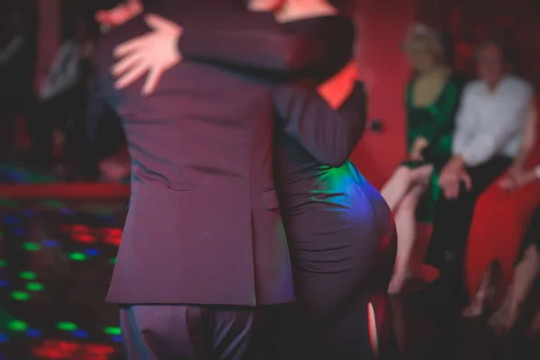 Paare Tanzen Traditionellen Lateinamerikanischen Argentinischen Tanz Milonga Gesellschaftssaal Tango Salsa — Stockfoto