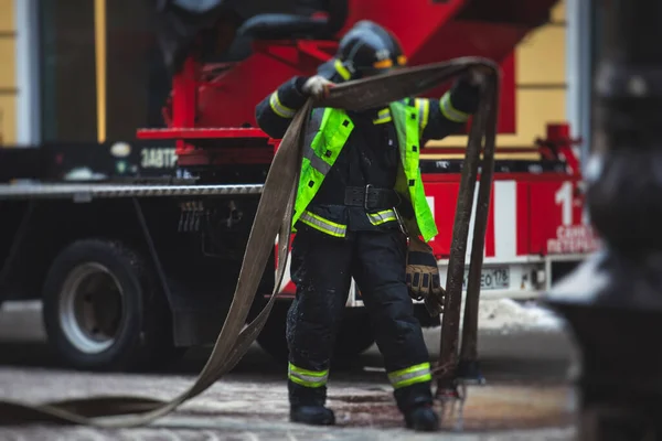 Groupe Pompiers Uniforme Lors Une Opération Lutte Contre Incendie Dans — Photo
