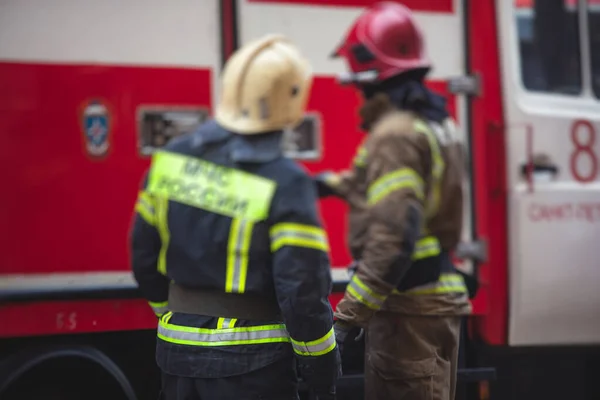 Groupe Pompiers Uniforme Lors Une Opération Lutte Contre Incendie Dans — Photo