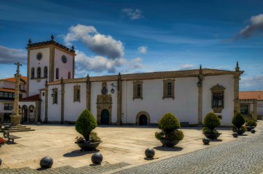 Braganza 'nın eski Katedrali, İsa' nın Kutsal İsminin Katedrali. Portekiz