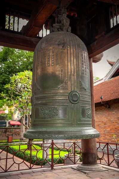 Dzwon Świątyni Literatury Hanoi Wietnam — Zdjęcie stockowe