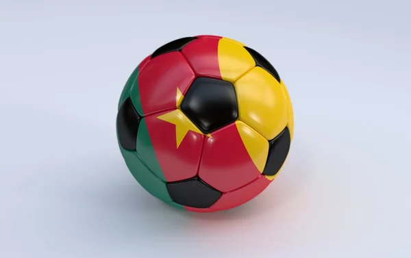 Kamerun bayrağı futbol topu — Stok fotoğraf