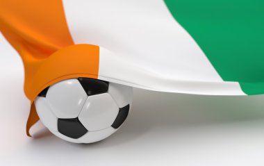 Fildişi Sahili bayrağı ile şampiyonluk futbol topu