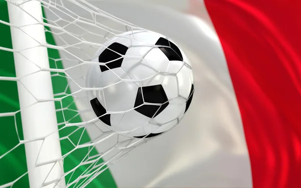 Italië zwaaien vlag en voetbal bal in doel netto — Stockfoto