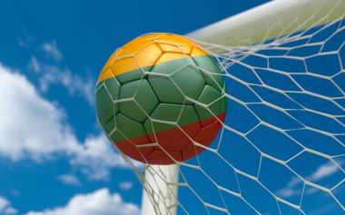 Litvanya ve futbol topu kalede net bayrağı