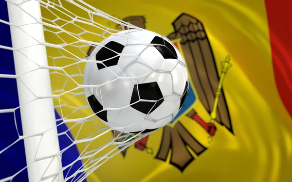 Vlag van Moldavië en voetbal bal in doel netto — Stockfoto