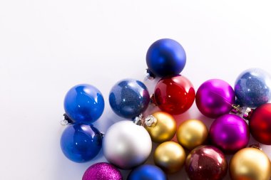 Beyaz birkaç Noel süsler