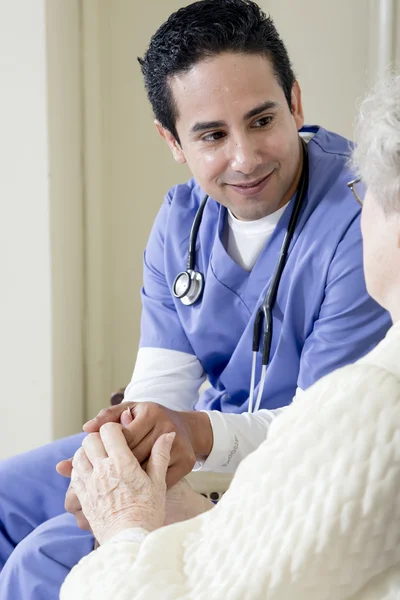 Nurse Assisting an Elderly Patient — Stock Photo, Image