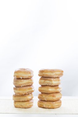 beyaz üzerine çörek