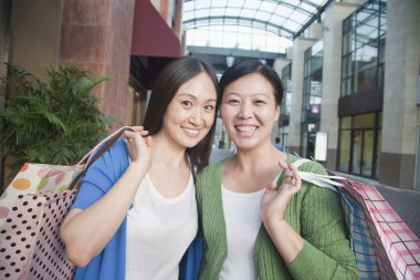 Kadınlar alışveriş merkezi