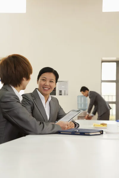 Business meeting in company cafeteria — Stock Photo, Image