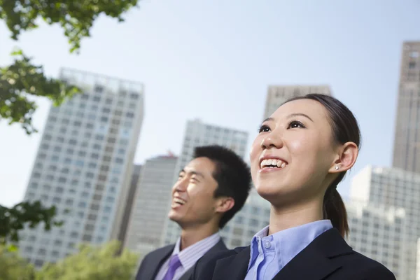 Dos jóvenes empresarios — Foto de Stock