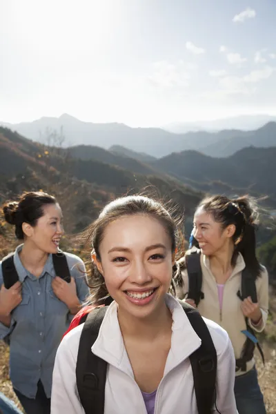 Women hiking — Stock Photo, Image