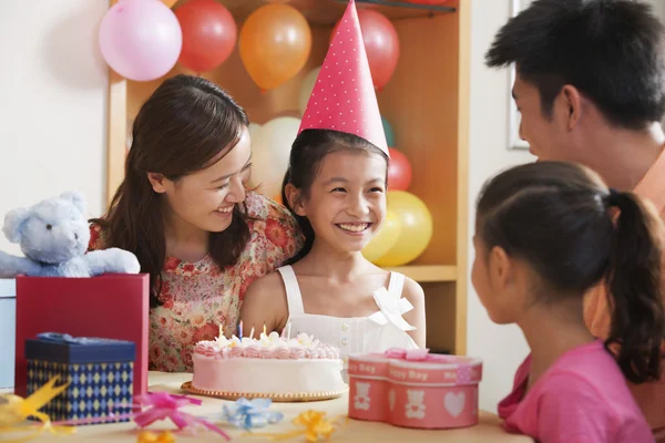 Family Celebrating Birthday — Stock Photo, Image