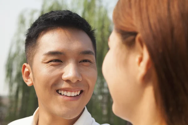 Young Man Looking at His Girlfriend — Stock Photo, Image