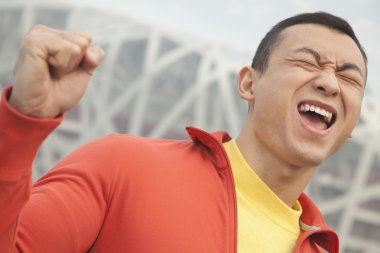 adam hava yumruk ile