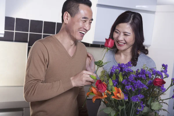 Couple with Bouquet of Flowers — Stock Photo, Image
