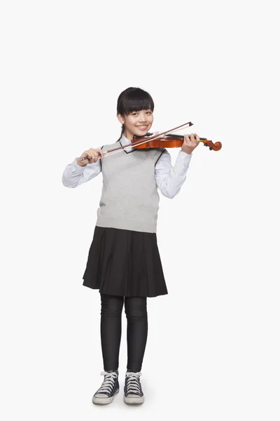 Girl playing the violin — Stock Photo, Image