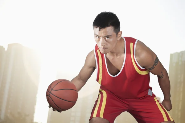 Jogador de basquetebol — Fotografia de Stock