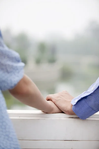 Couple Holding Hands — Stock Photo, Image