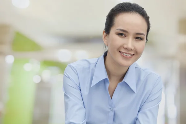 Mulher sorridente — Fotografia de Stock