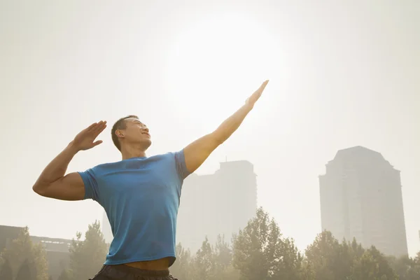 Muscular Man Stretching — Stock Photo, Image