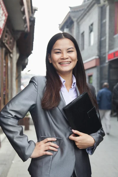 Business woman in houhai — Stock Photo, Image