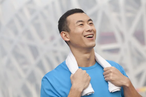 Hombre atlético joven en Beijing — Foto de Stock