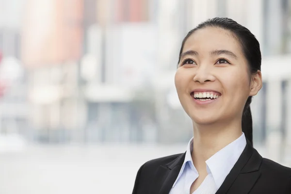 Smiling young businesswoman — Stock Photo, Image