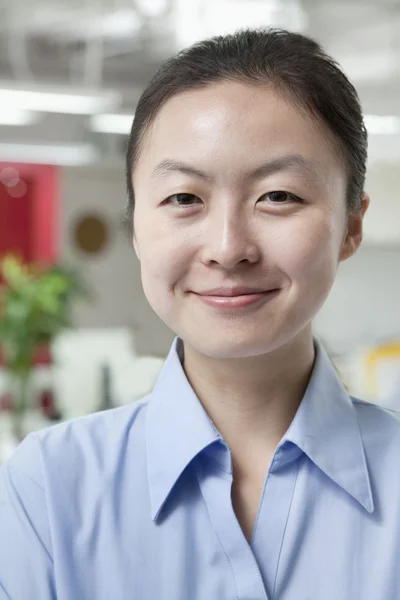 Businesswoman in the office — Stock Photo, Image